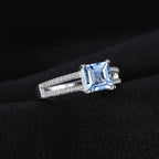 Damenring aus 925er Sterlingsilber mit Sky Blue Topas Princess-Schliff
