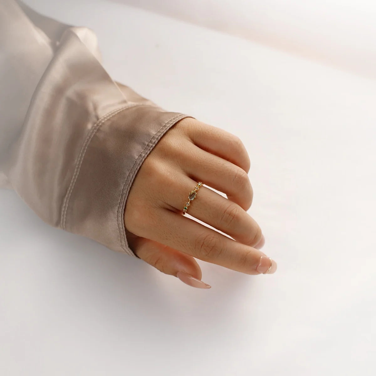 Vergoldeter Ring aus 925er Sterlingsilber mit funkelndem Zirkon – eleganter Damenring (18K Vergoldung)