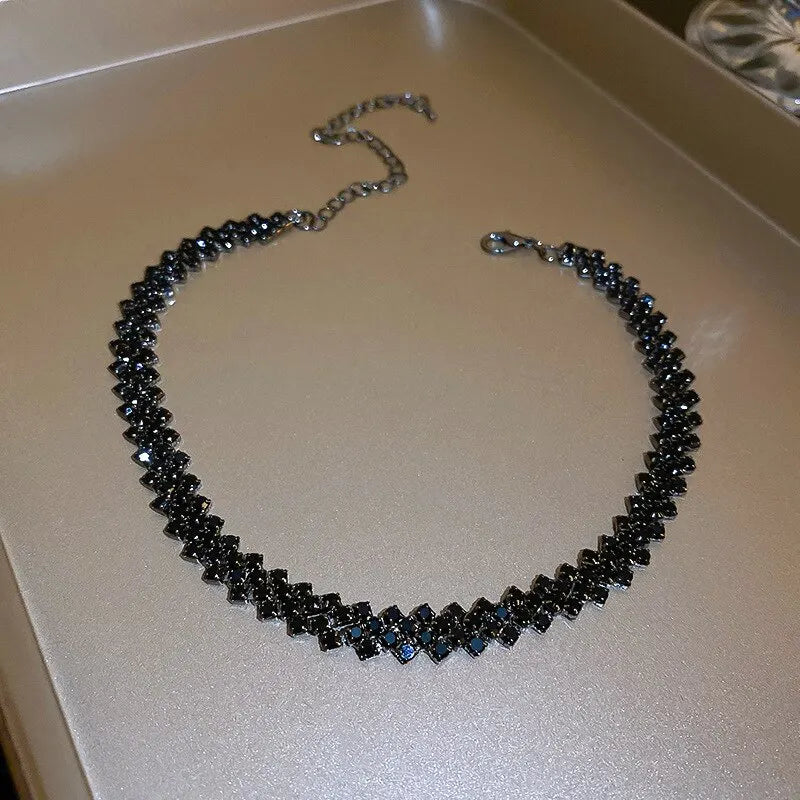 Celestia Crystal Choker - Funkelnde Eleganz für besondere Momente