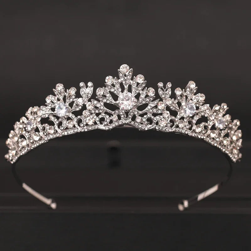 Aurora Queen Tiara - Königlicher Glanz für besondere Momente