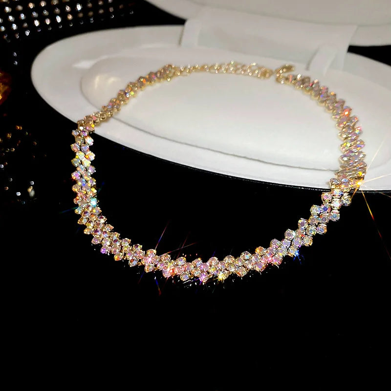Celestia Crystal Choker - Funkelnde Eleganz für besondere Momente