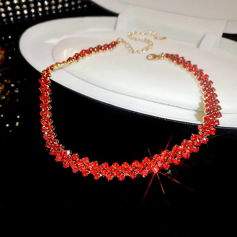 Celestia Crystal Choker - Funkelnde Eleganz für besondere Momente