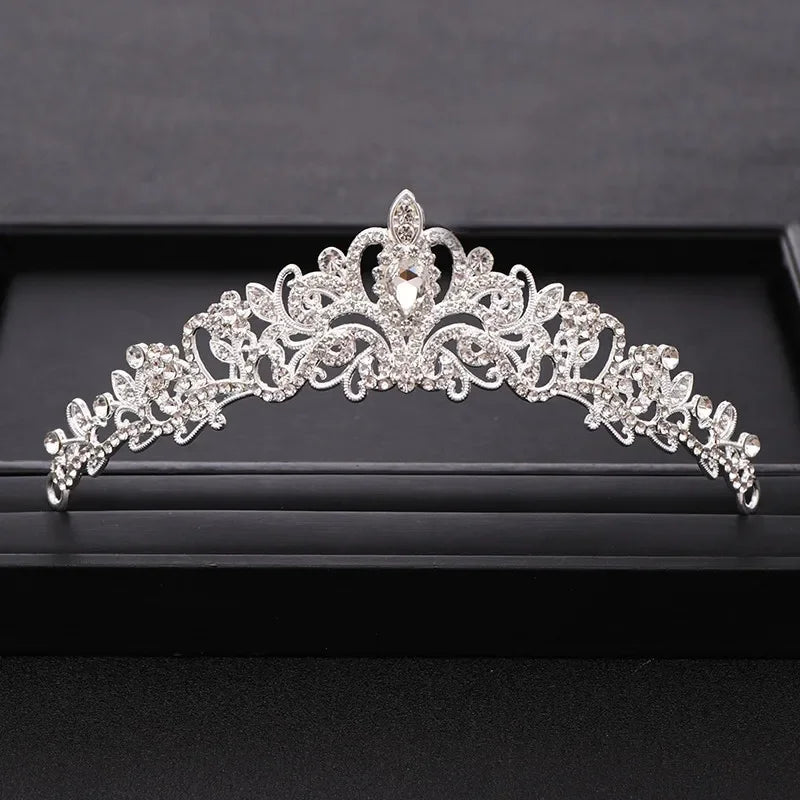 Aurora Queen Tiara - Königlicher Glanz für besondere Momente