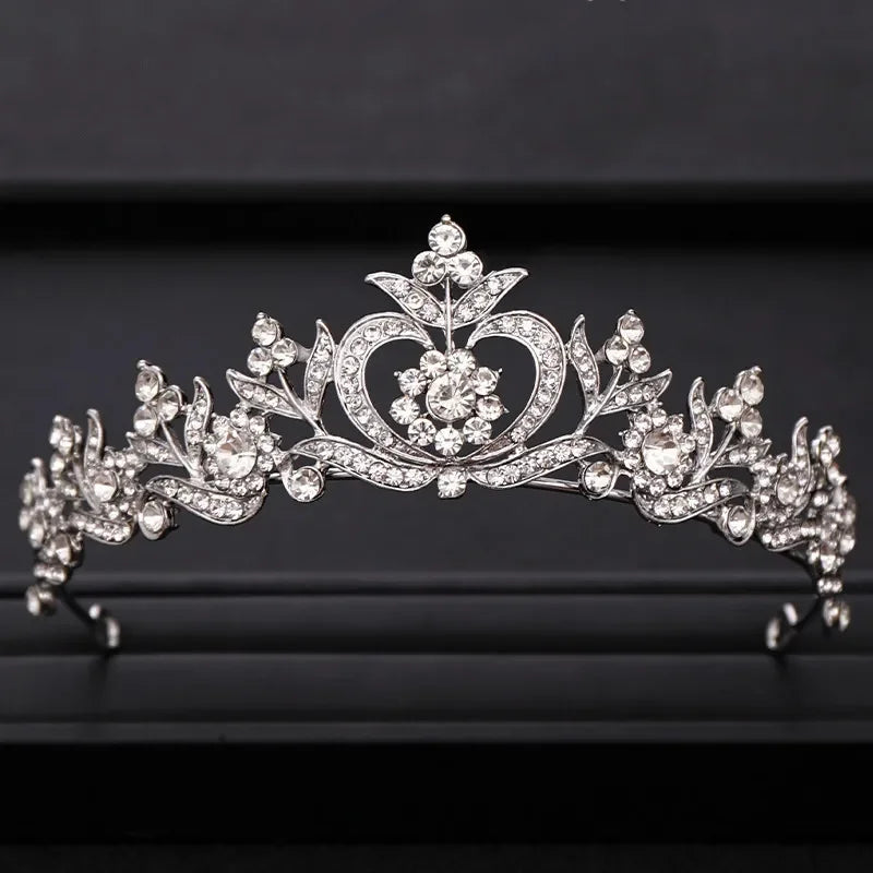 Aurora Queen Tiara - Königlicher Glanz für besondere Momente