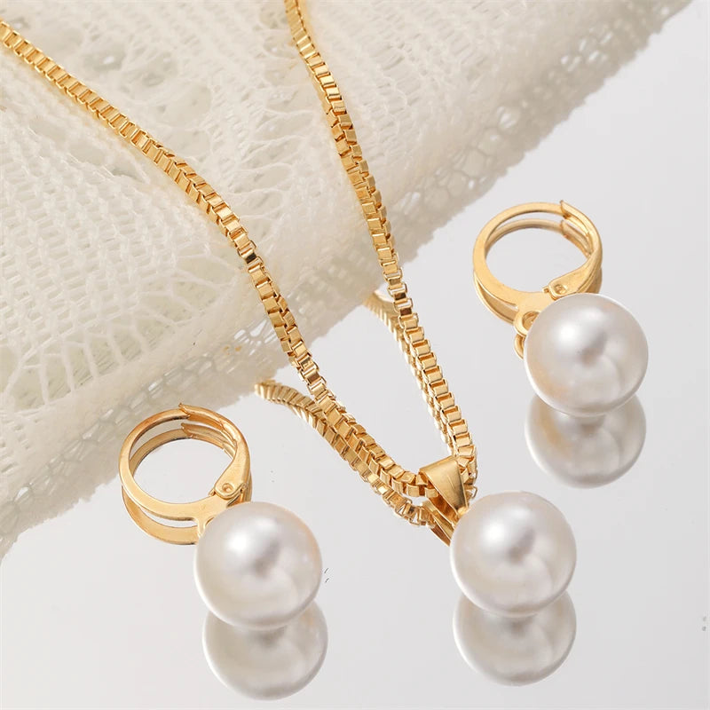 Amélie Perlen-Set - Elegante Halskette & Ohrringe in Goldoptik