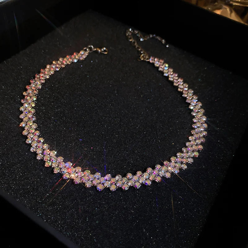 Celestia Crystal Choker - Funkelnde Eleganz für besondere Momente