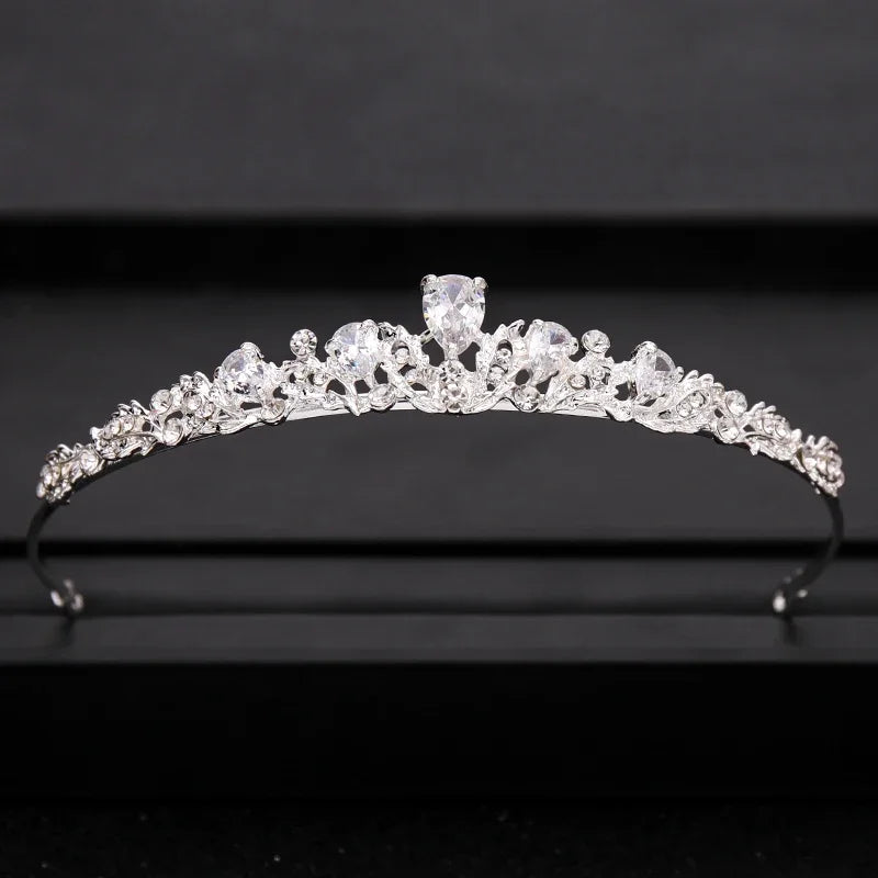 Aurora Queen Tiara - Königlicher Glanz für besondere Momente