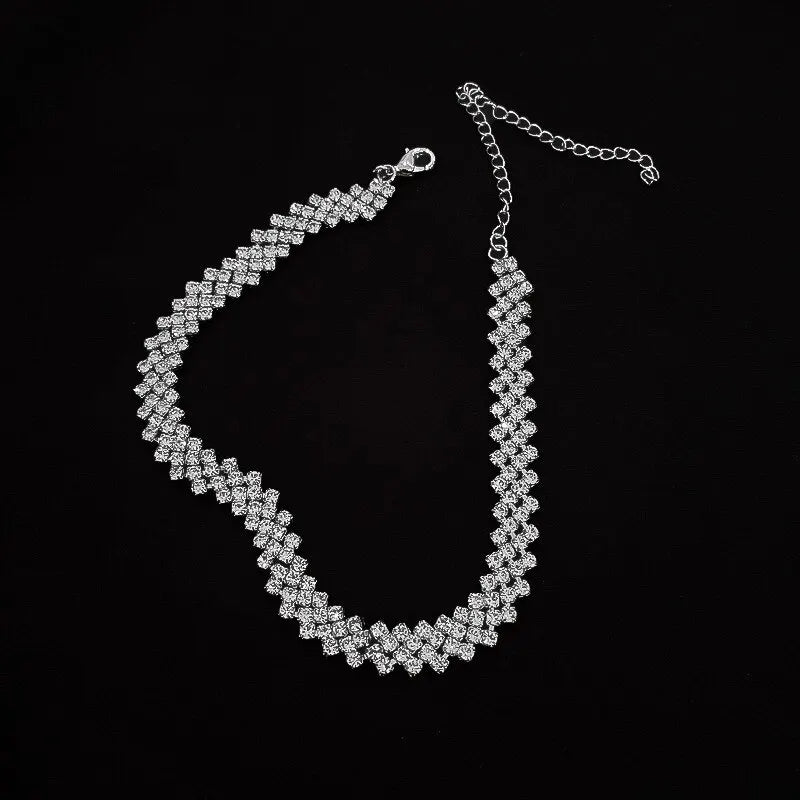 Celestia Crystal Choker - Funkelnde Eleganz für besondere Momente